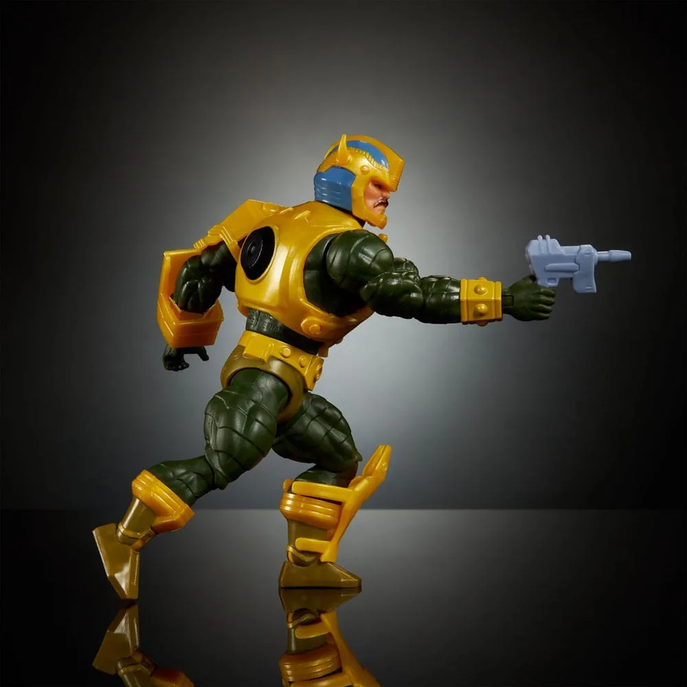 MOTU x Transformers Figure – Bumblebee Armor Man-At-Arms 14 cm 6