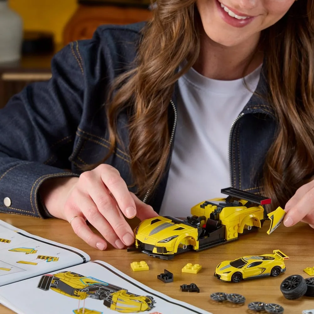 Hot Wheels Building Set – Mattel Brick Shop Corvette C8.R 1:32 2