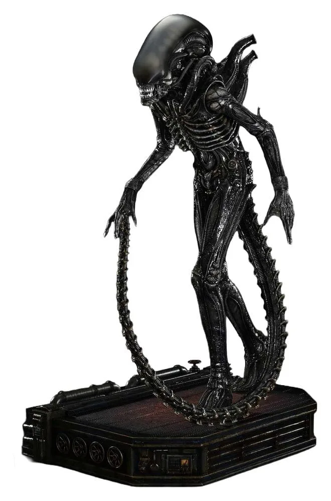 Alien Statue – Big Chap Xenomorph Close Up Shot 100 cm 1