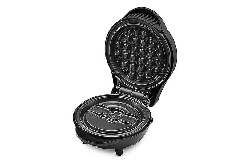 Star Wars The Mandalorian Waffle Maker – The Child 8