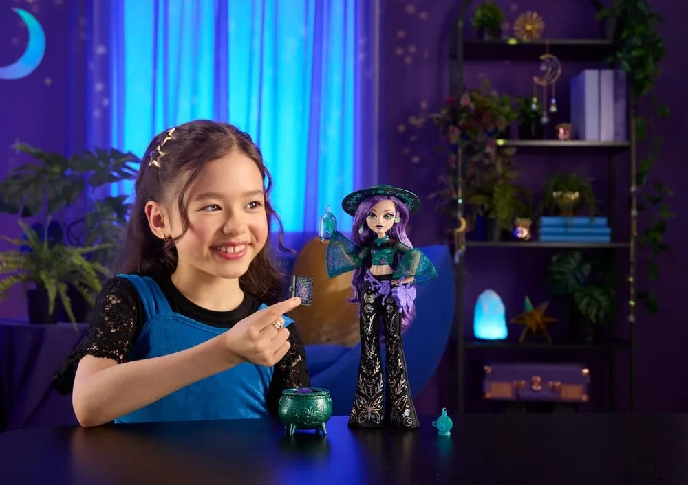 Monster High Doll – Moonspell Magic Willow Thorne 2