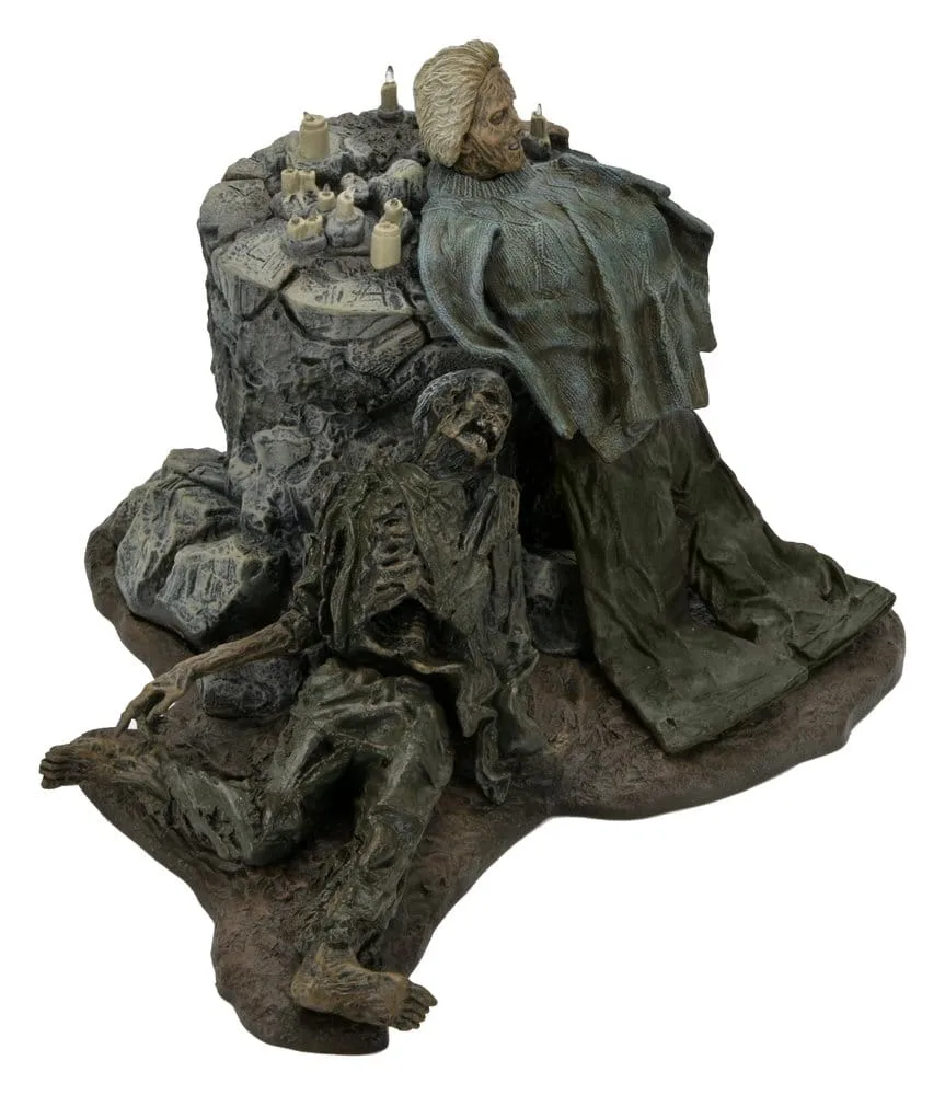 Friday the 13th The Game Diorama – Pamela Shrine 12