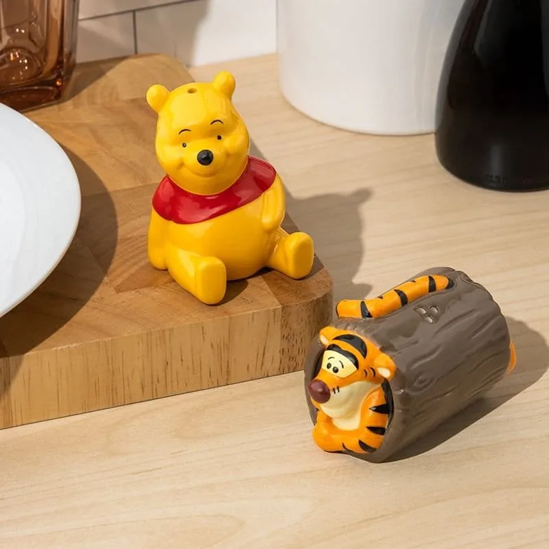 Disney Classics Salt and Pepper Shakers – Winnie and Tigger
