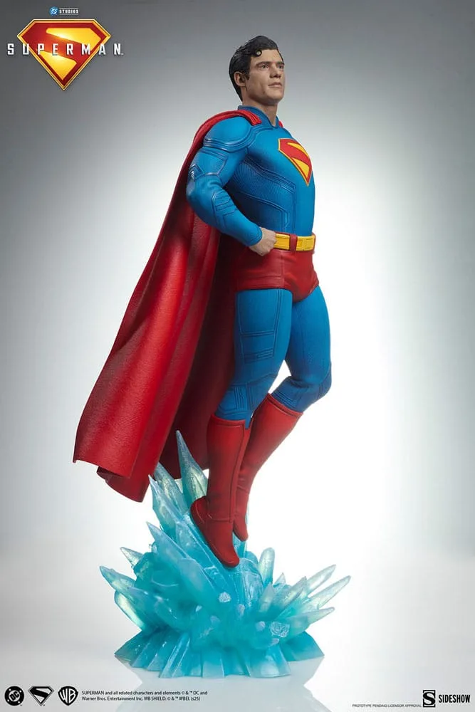 Superman (2025) Statue Bundle – With Krypto 61 cm and 23 cm 12