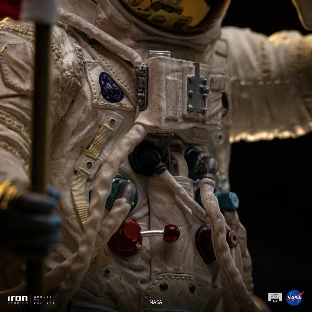 NASA Statue – Legacy Replica Apollo 11 Astronaut 58.3 cm 4