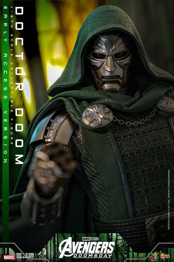 Avengers Doomsday Action Figure – Doctor Doom 31 cm 16