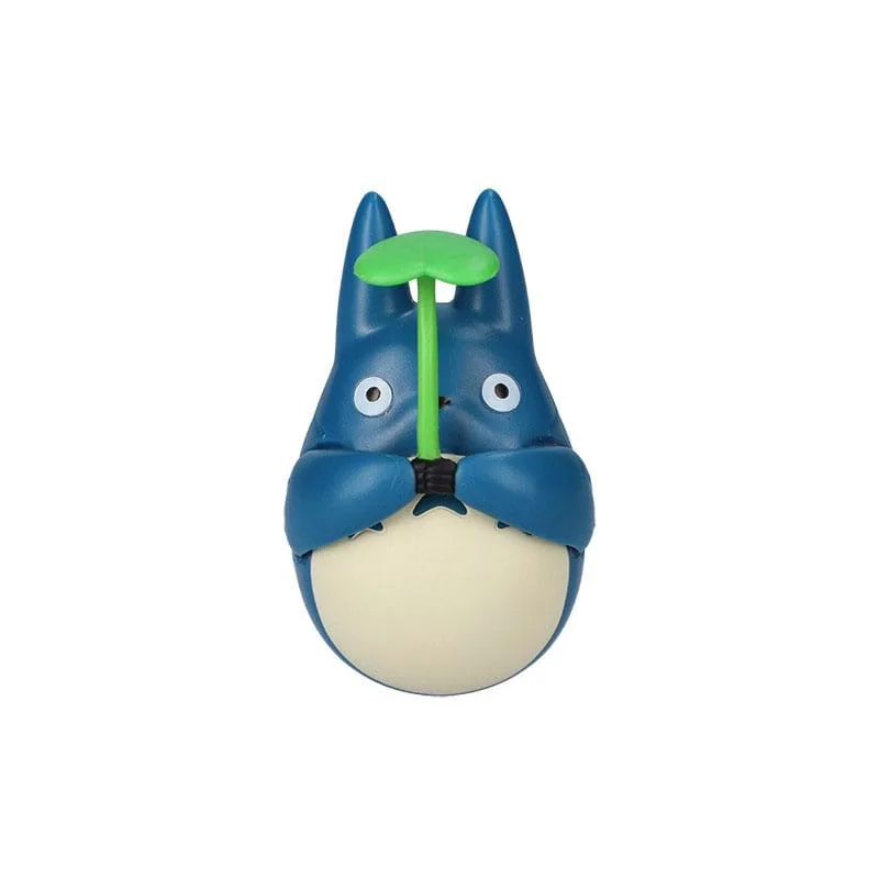 My Neighbor Totoro Figurine – Mid Totoro with Leaf 5.8 cm