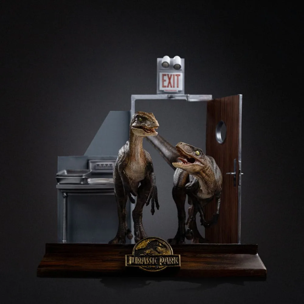 Jurassic Park Statue – Raptors at the Kitchen’s Door 28 cm 3