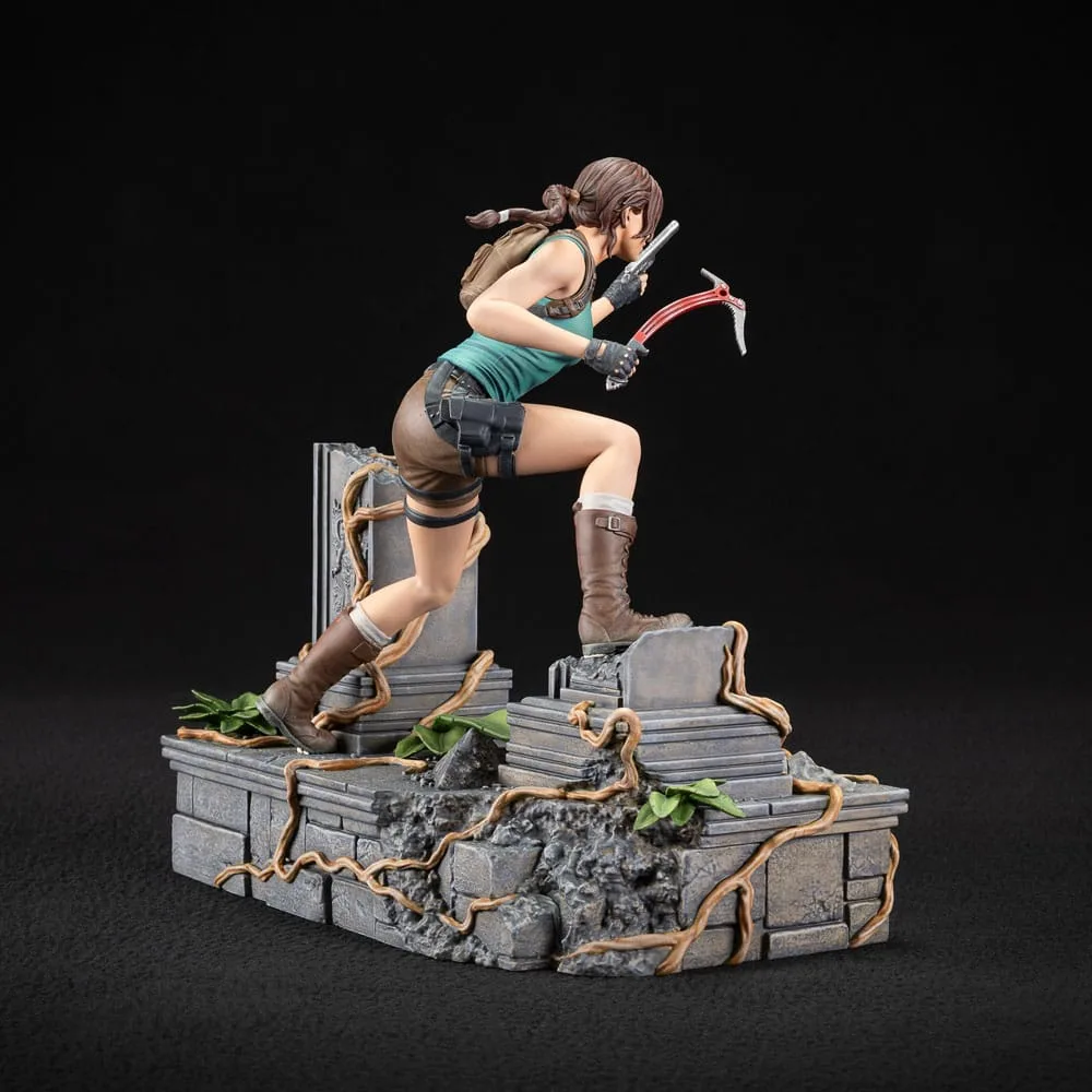 Tomb Raider Statue – Lara Croft with Swappable Accessories 24 cm 13