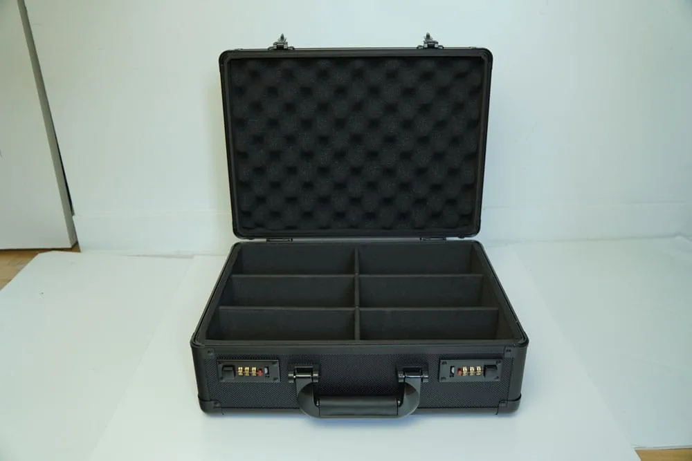 Evoretro Trading Card Suitcase – Black Combination Lock