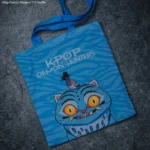 KPop Demon Hunters Tote Bag – Derpy and Sussie 42 x 38 x 0.5 cm 2