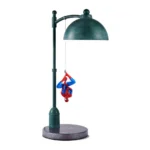 Marvel Tischleuchte – Spider-Man an Straßenlaterne 40 cm 1