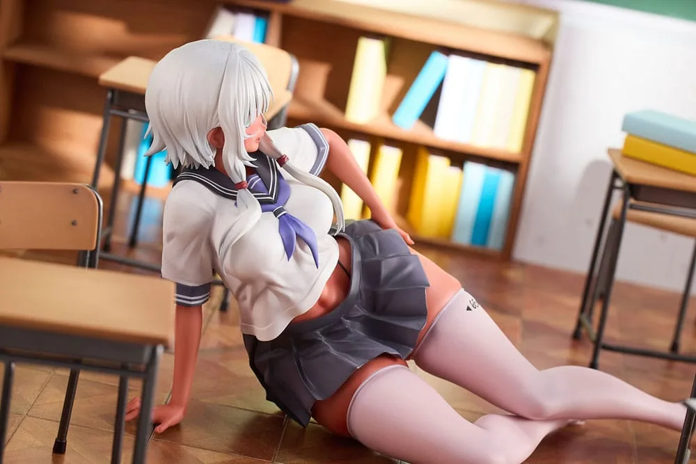 World Where Thighs Equal Social Status Statue – Raura Aiza 14 cm 7