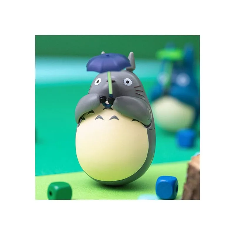 My Neighbor Totoro Figurine – Big Totoro with Leaf 7.3 cm 3