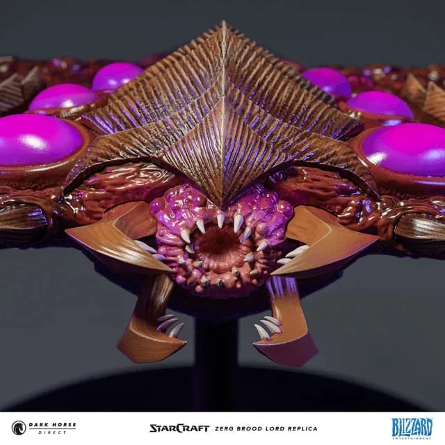 StarCraft Replica – Zerg Brood Lord 25 cm 4