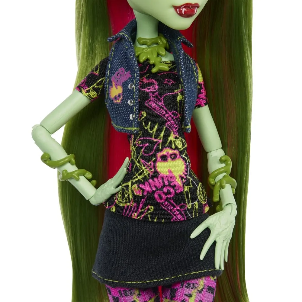 Monster High Collector Doll – Venus McFlytrap Reproduction 4