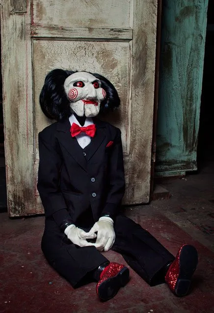 Saw Prop Replica – Billy Puppet 119 cm 4