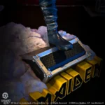 Iron Maiden Statue – Fear of the Dark 20 x 23 x 20 cm 14