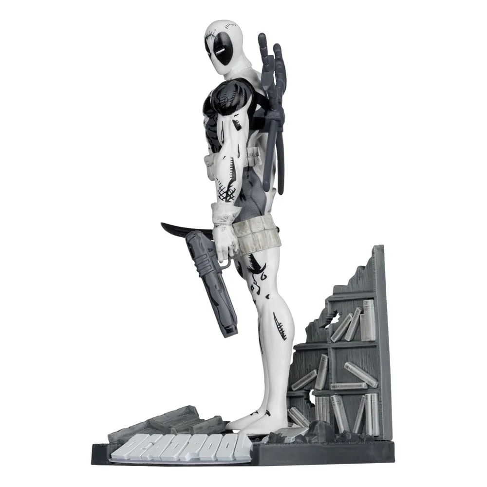 Marvel PVC Statue – Deadpool Line Art Gold Label 17 cm 7