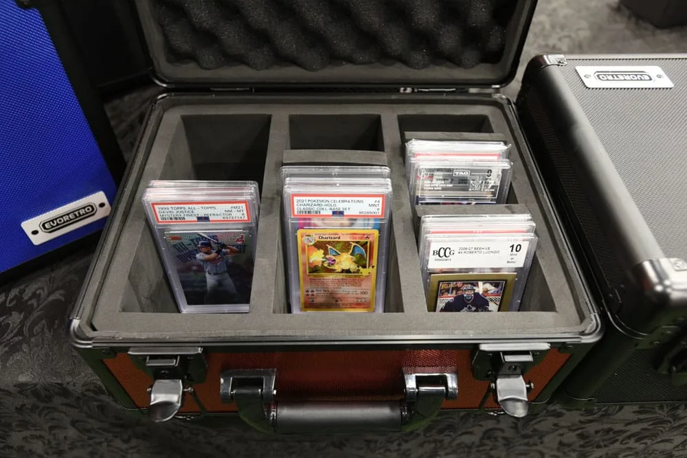 Evoretro Trading Card Case – Silver and Gray Small 4