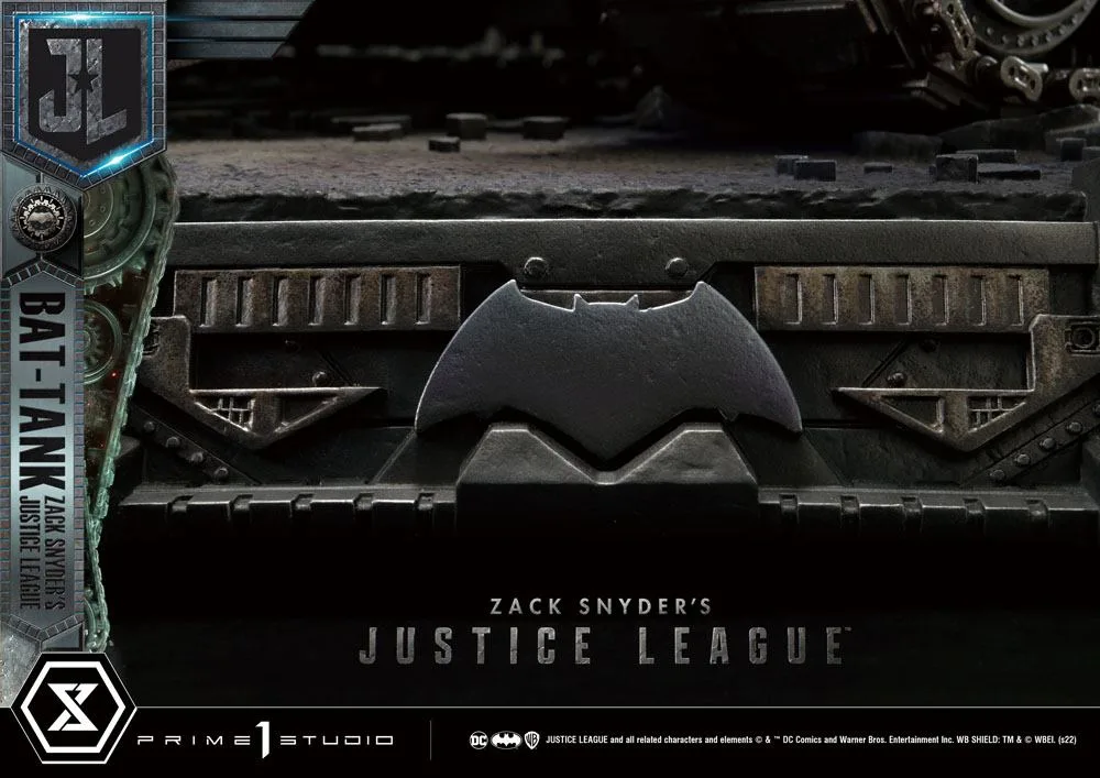 Zack Snyder’s Justice League Diorama – Bat-Tank 36 cm 13