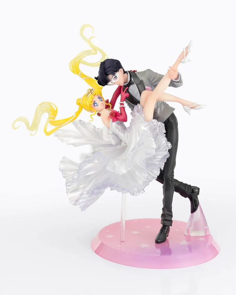 Sailor Moon Statue – Usagi and Tuxedo Mask Moonlight Glow 24 cm