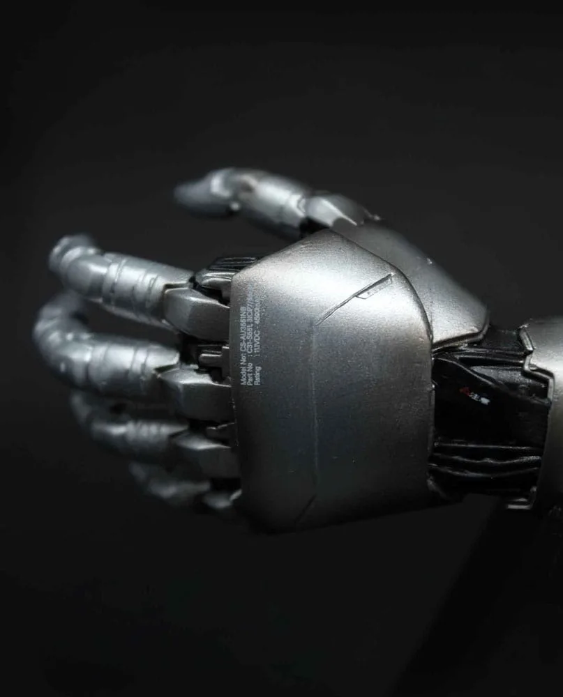 Cyberpunk Edgerunners Replik – Silverhand Arm 30 cm 10