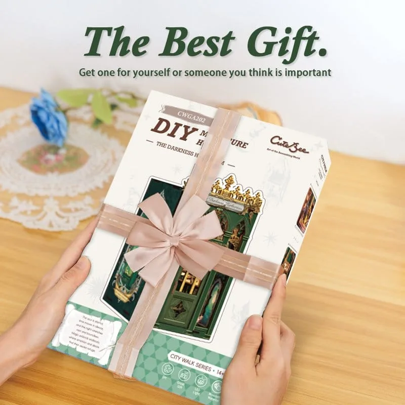 The Darkness Herbarium Book Nook – CuteBee 17 x 12 cm 6