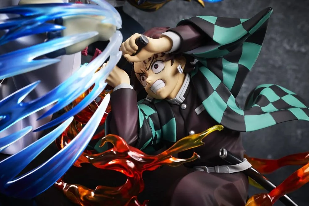 Demon Slayer PVC Figure – Tanjiro and Giyu with Akaza 13 cm 7