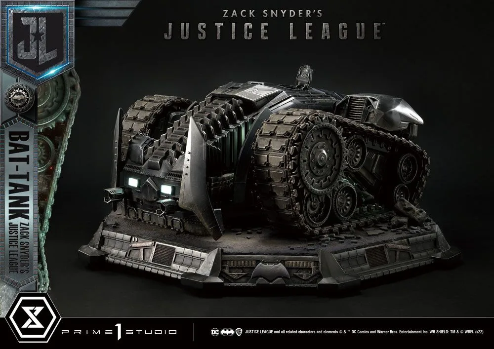 Zack Snyder’s Justice League Diorama – Bat-Tank 36 cm 2