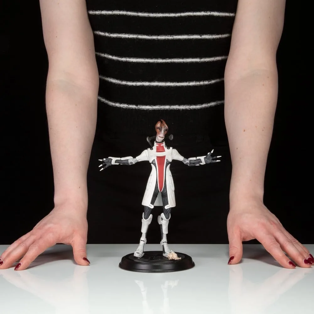 Mass Effect Figure – Mordin Solus 23 cm 13