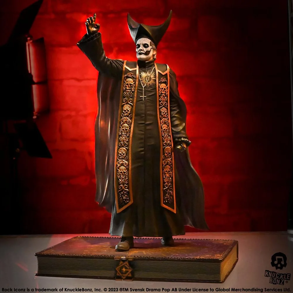 Ghost Beeld – Papa Emeritus IV Zwart gewaad 1/9 22 cm 9