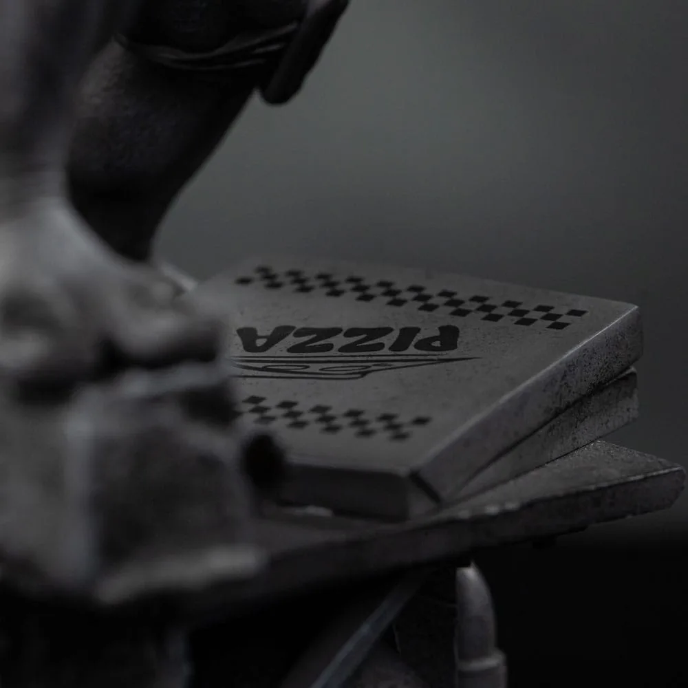 TMNT Statue – Michelangelo Black and White 1/10 Scale 26 cm 10