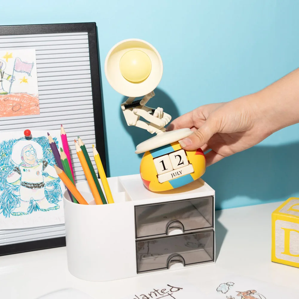 Pixar Perpetual Calendar – Luxo Jr. 19 cm 7