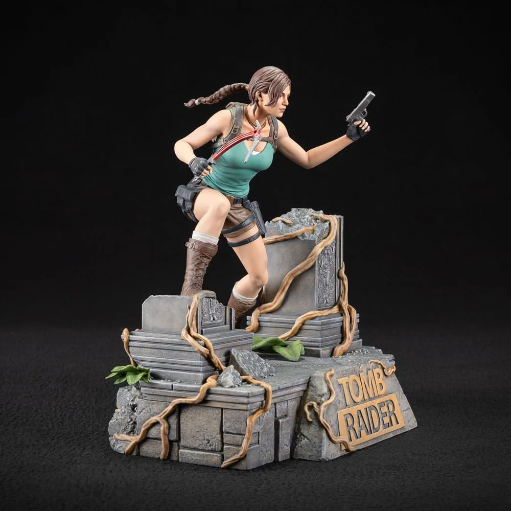 Tomb Raider Statue – Lara Croft with Swappable Accessories 24 cm 12