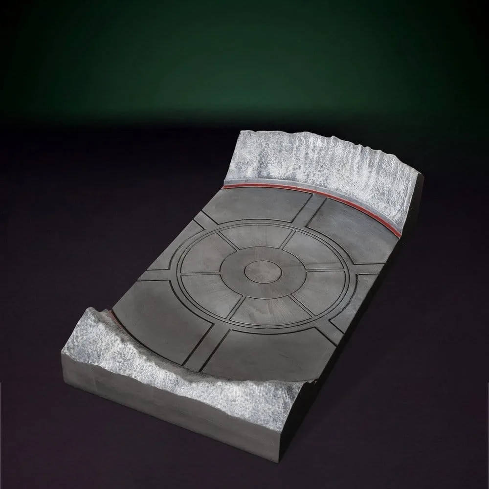 UFO Die-Cast Replica – Deluxe Interceptor 18 cm 8