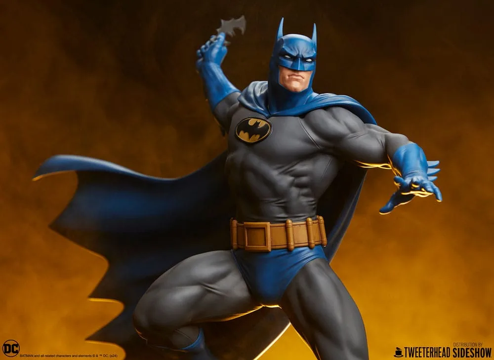 DC Comics Maquette – Batman Retro Edition 1/6 Scale 50 cm 3
