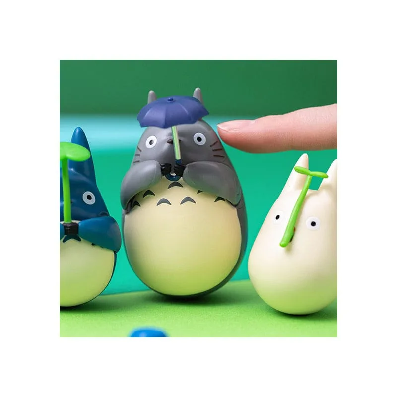 My Neighbor Totoro Figurine – Big Totoro with Leaf 7.3 cm 4