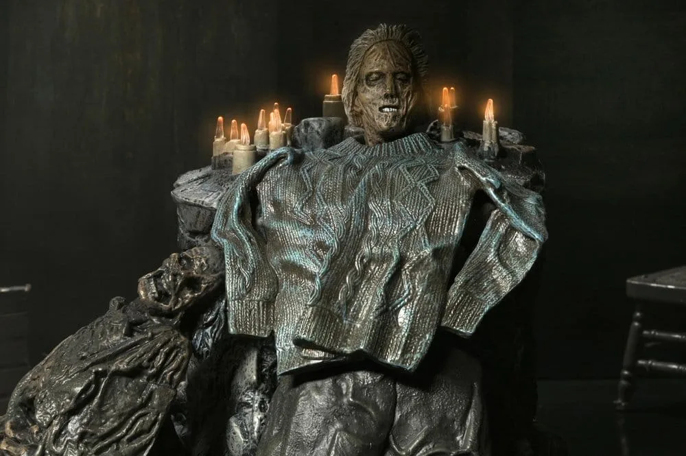 Friday the 13th The Game Diorama – Pamela Shrine 8