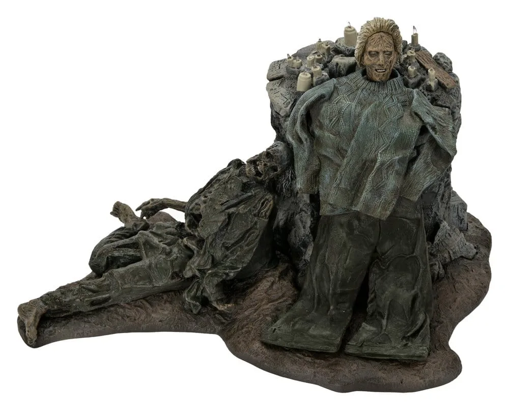 Friday the 13th The Game Diorama – Pamela Shrine