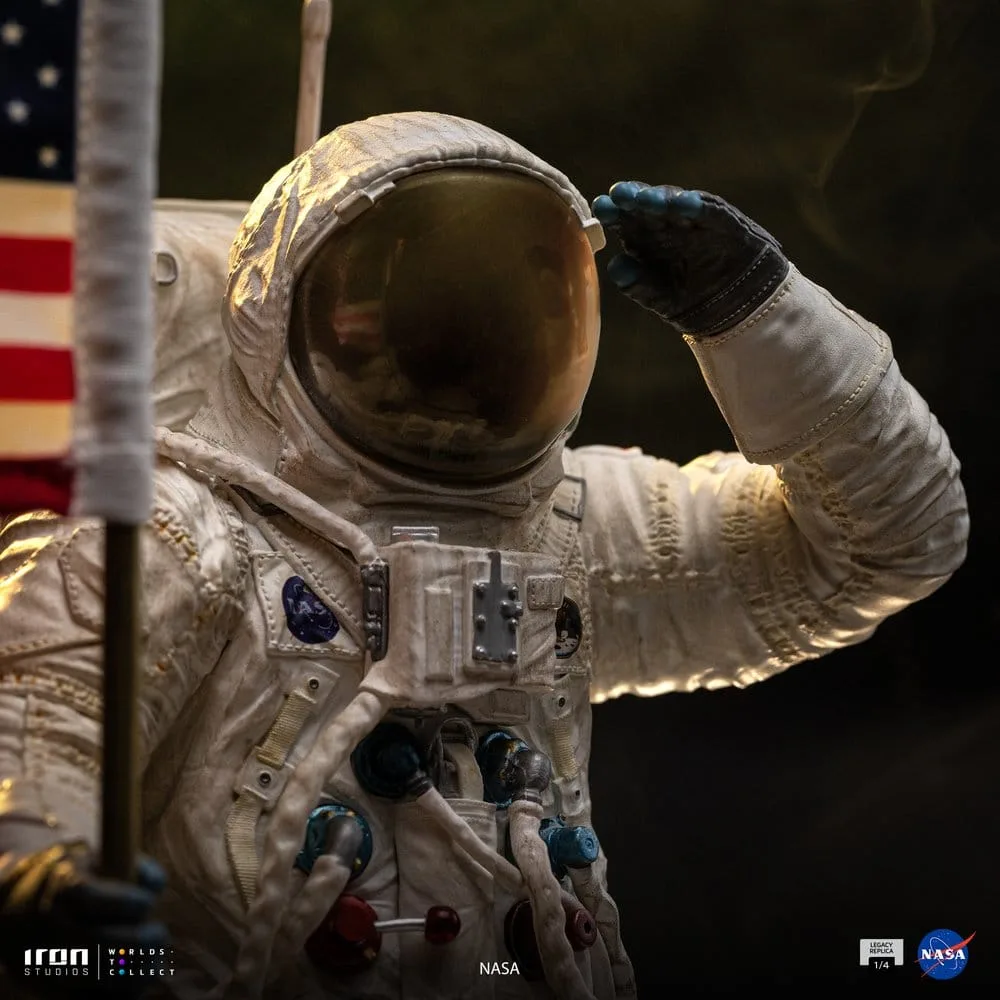 NASA Statue – Legacy Replica Apollo 11 Astronaut 58.3 cm 11