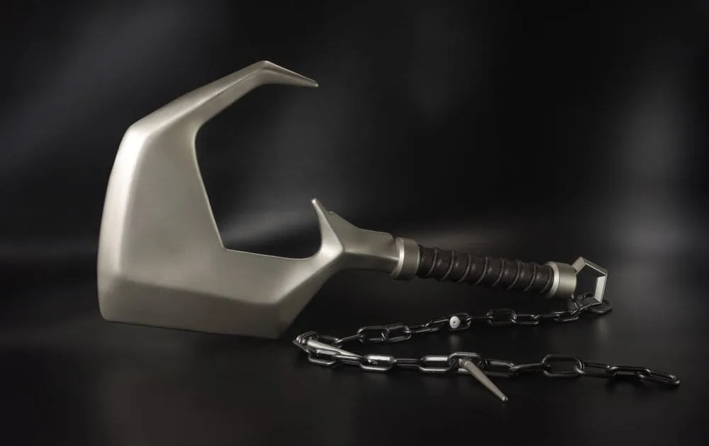 Supergirl Prop Replica – Lobo’s Hook 55.88 cm 9
