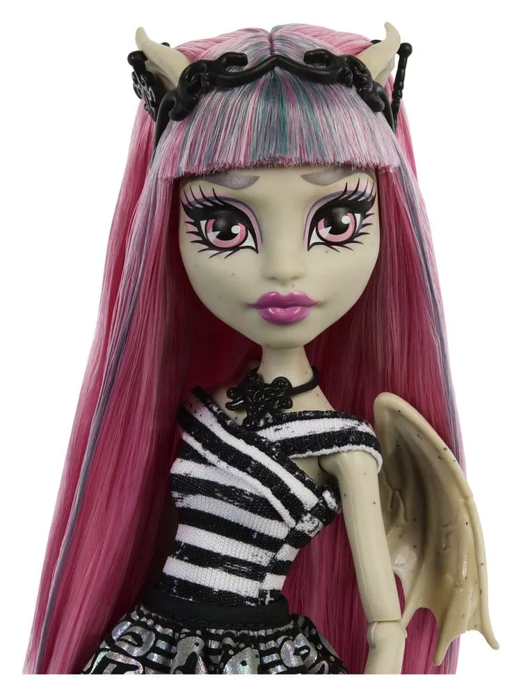 Monster High Collector Doll – Rochelle Goyle Reproduction 4