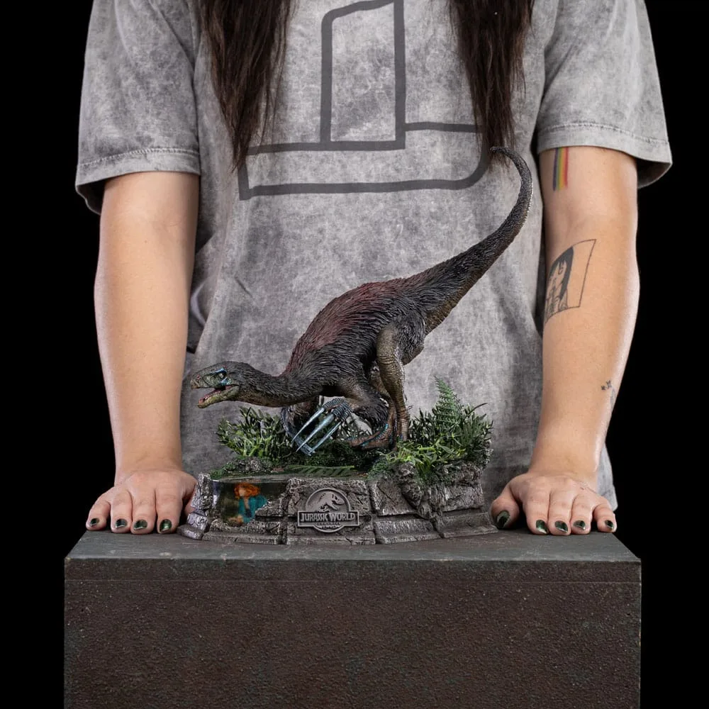 Jurassic World Dominion Statue – Therizinosaurus 29 cm 16