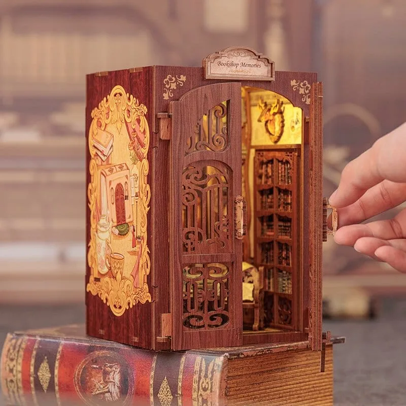 Book Nook Model Kit – CuteBee Bookshop Memories 17 x 10 cm 10