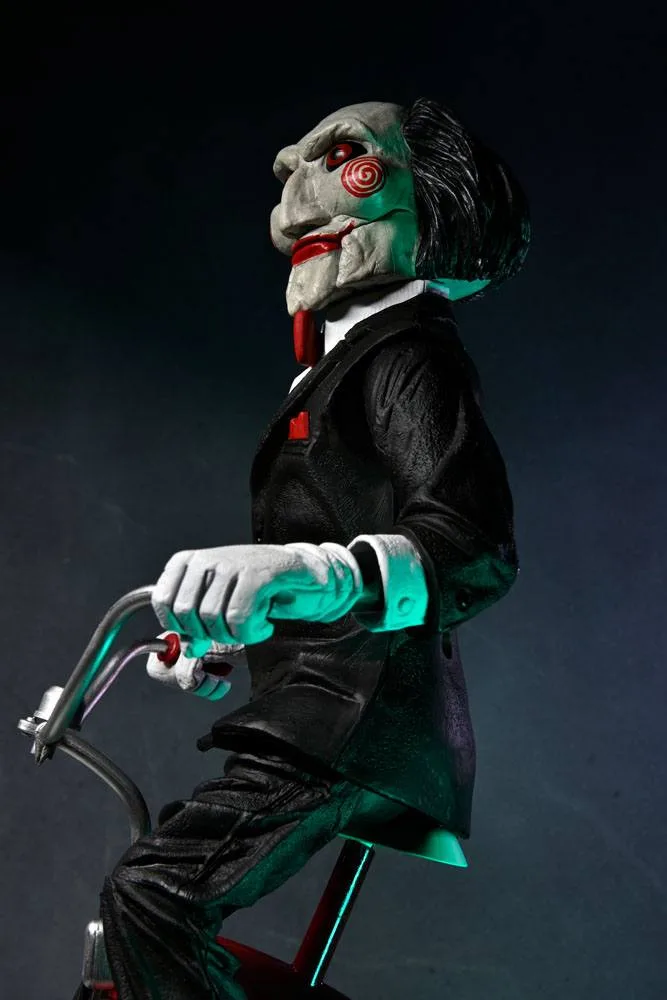 Saw actiefiguur – Billy met driewieler en geluid 30 cm 10