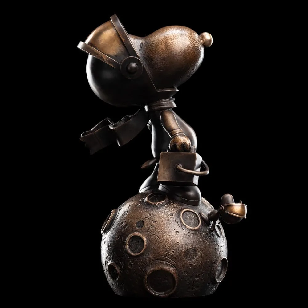 Peanuts Bronze Statue – Snoopy First Beagle on the Moon 29 cm 6