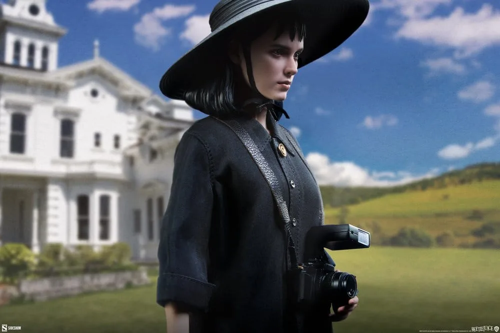 Beetlejuice Action Figure – Lydia Deetz 1/6 Scale 25 cm 5