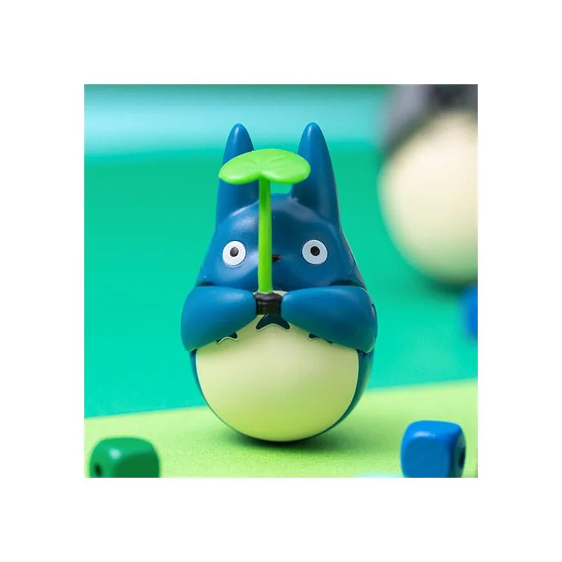 My Neighbor Totoro Figurine – Mid Totoro with Leaf 5.8 cm 6
