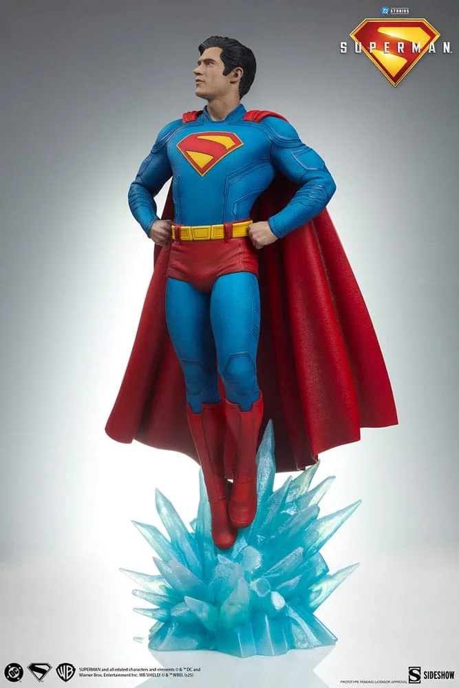 Superman (2025) Statue Bundle – With Krypto 61 cm and 23 cm 10